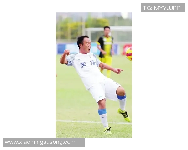 足球明星感人告别俱乐部视频回顾辉煌岁月与不舍情怀